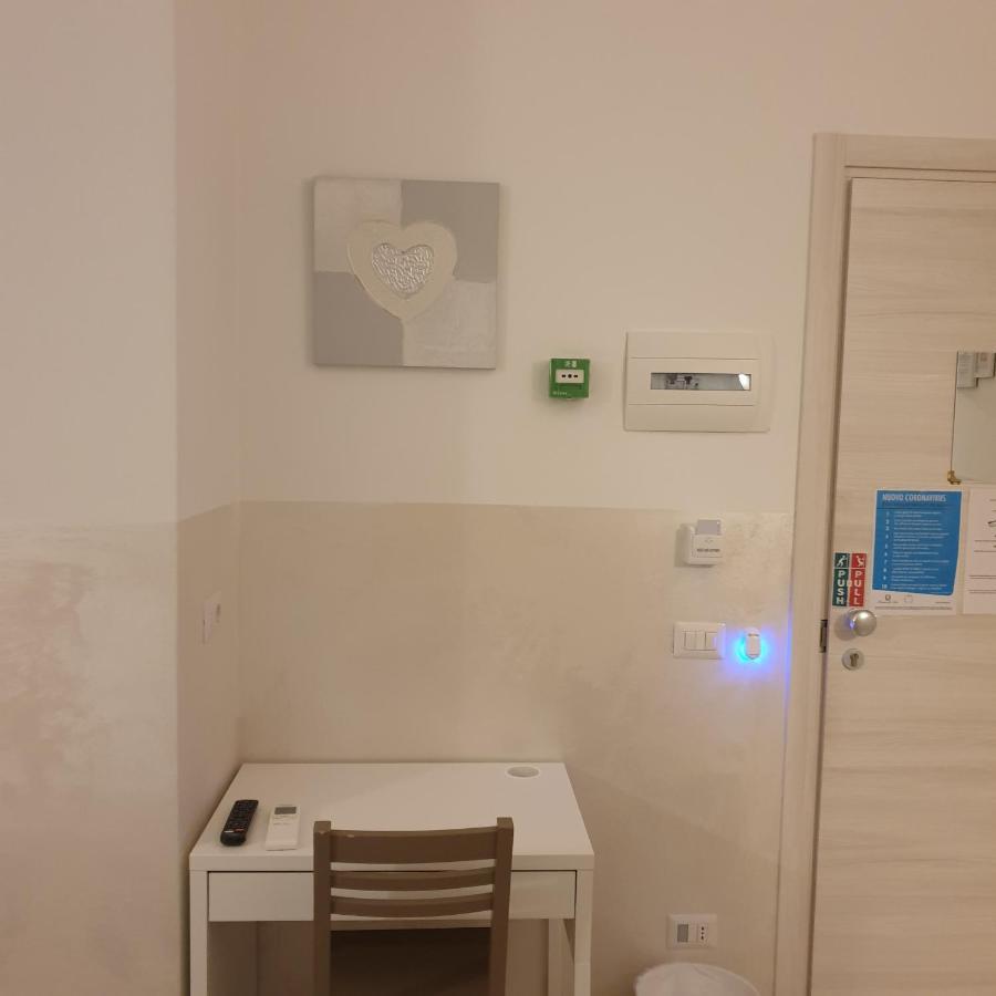 Bergamo City - Self Check-In Hotel Szoba fotó